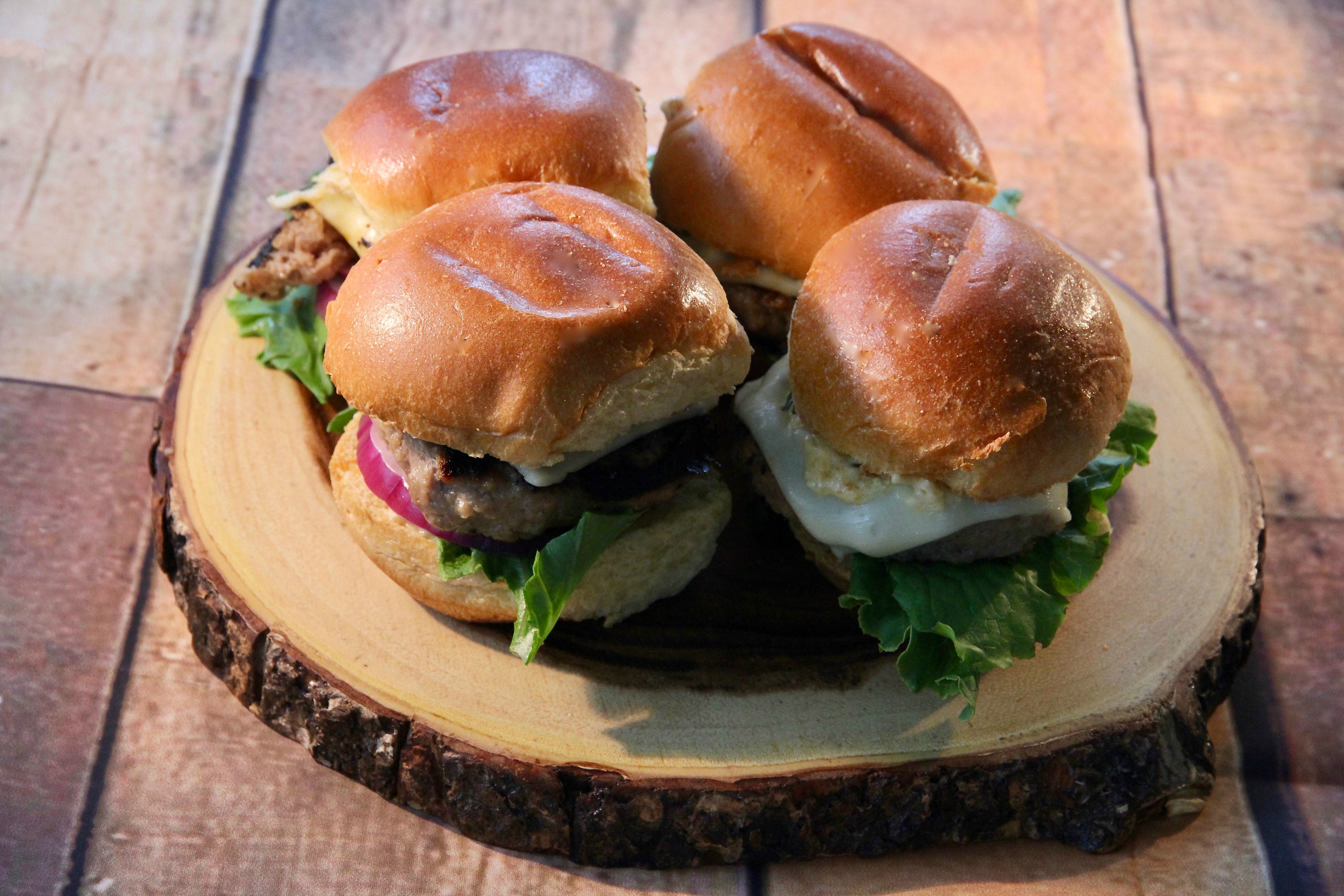 Pork Burger Sliders with Peach-Tarragon Aioli