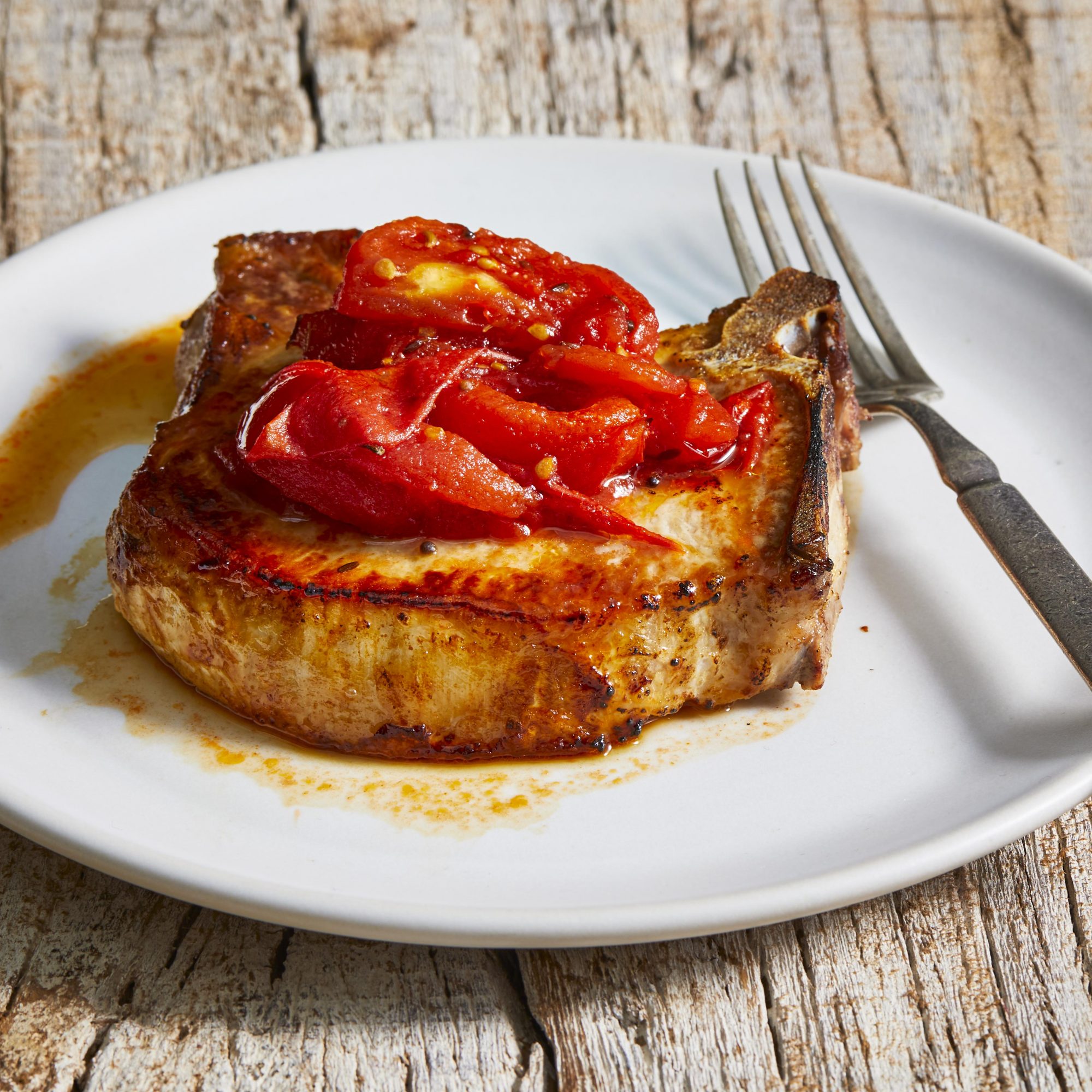 Pork Chops with Sweet Tomato Chutney