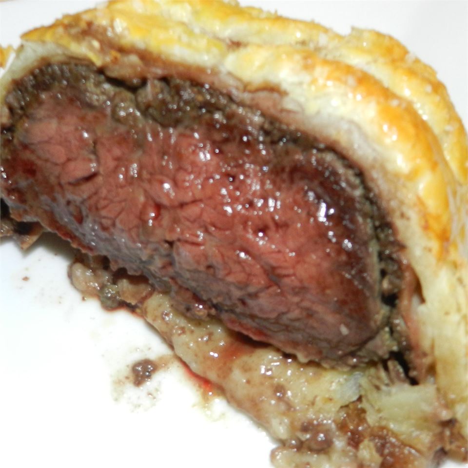 Prosciutto-Wrapped Beef Wellington without Pate