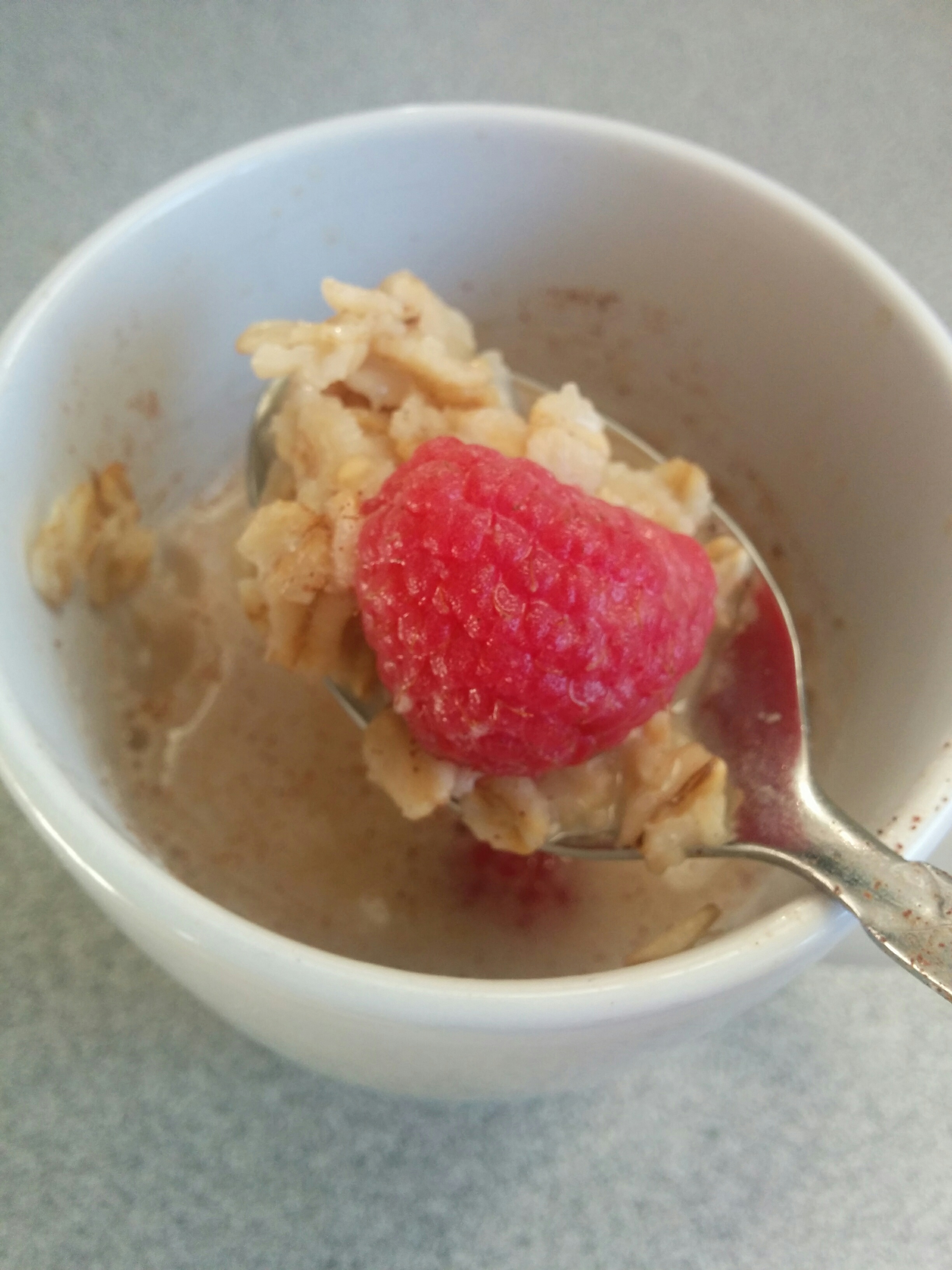 Quick-and-Easy Almond Milk Oatmeal with Raspberries