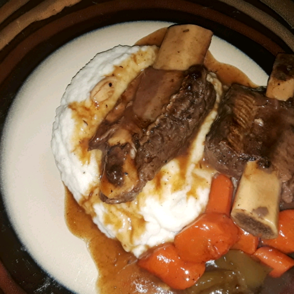 Red Wine Braised Short Ribs with Rosemary