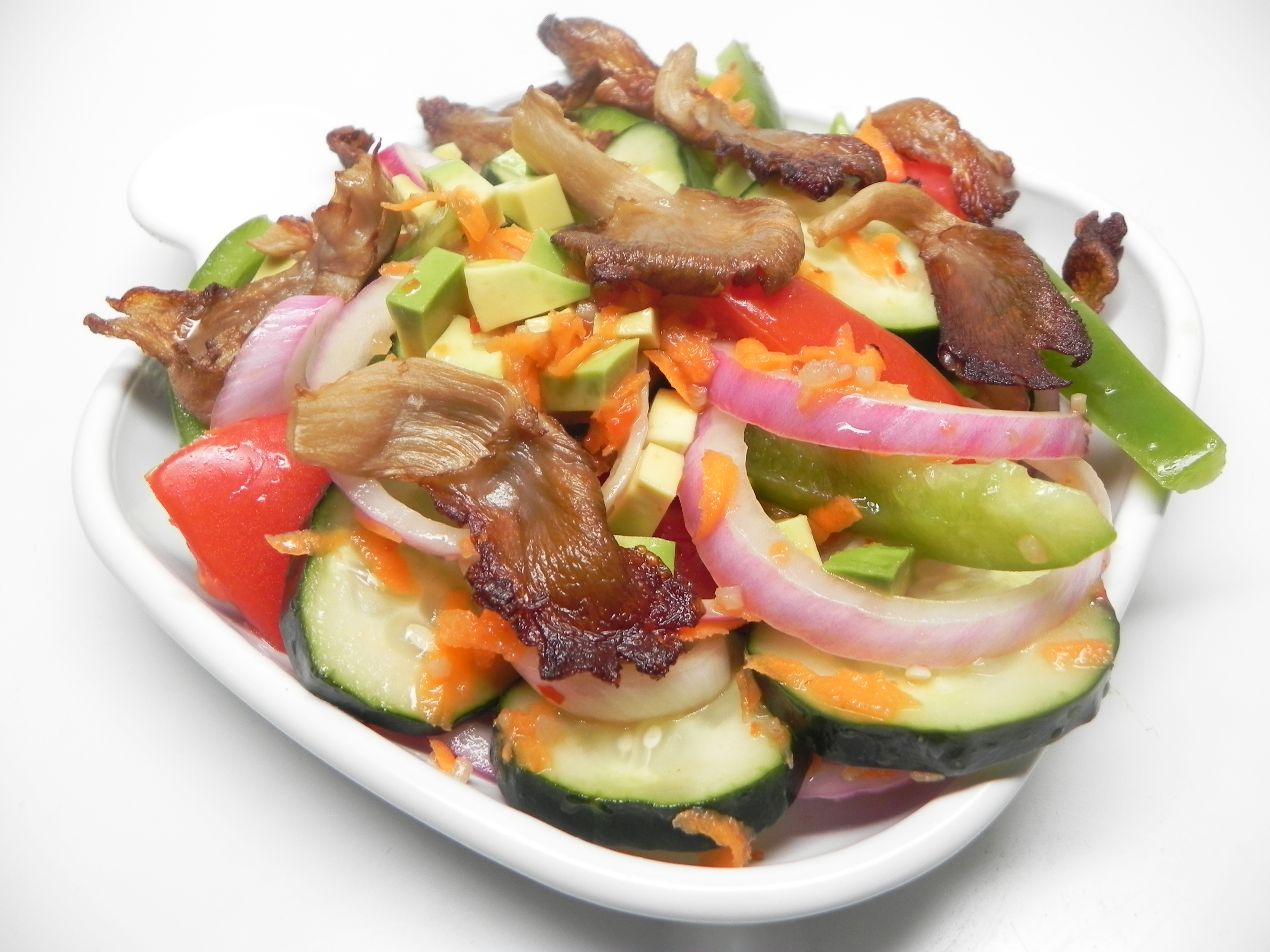 Refreshing Salad with Grilled Oyster Mushrooms