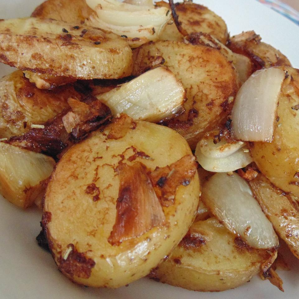 Roasted Potatoes and Onions - Easy and Delicious