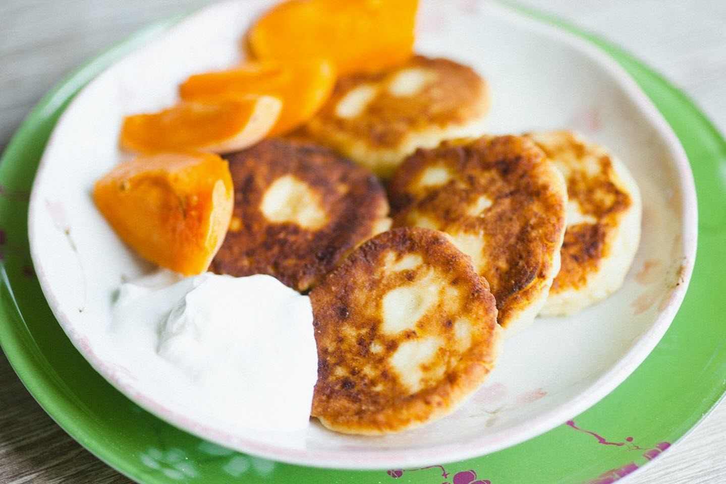 Russian Cheese Pancakes (Syrniki)