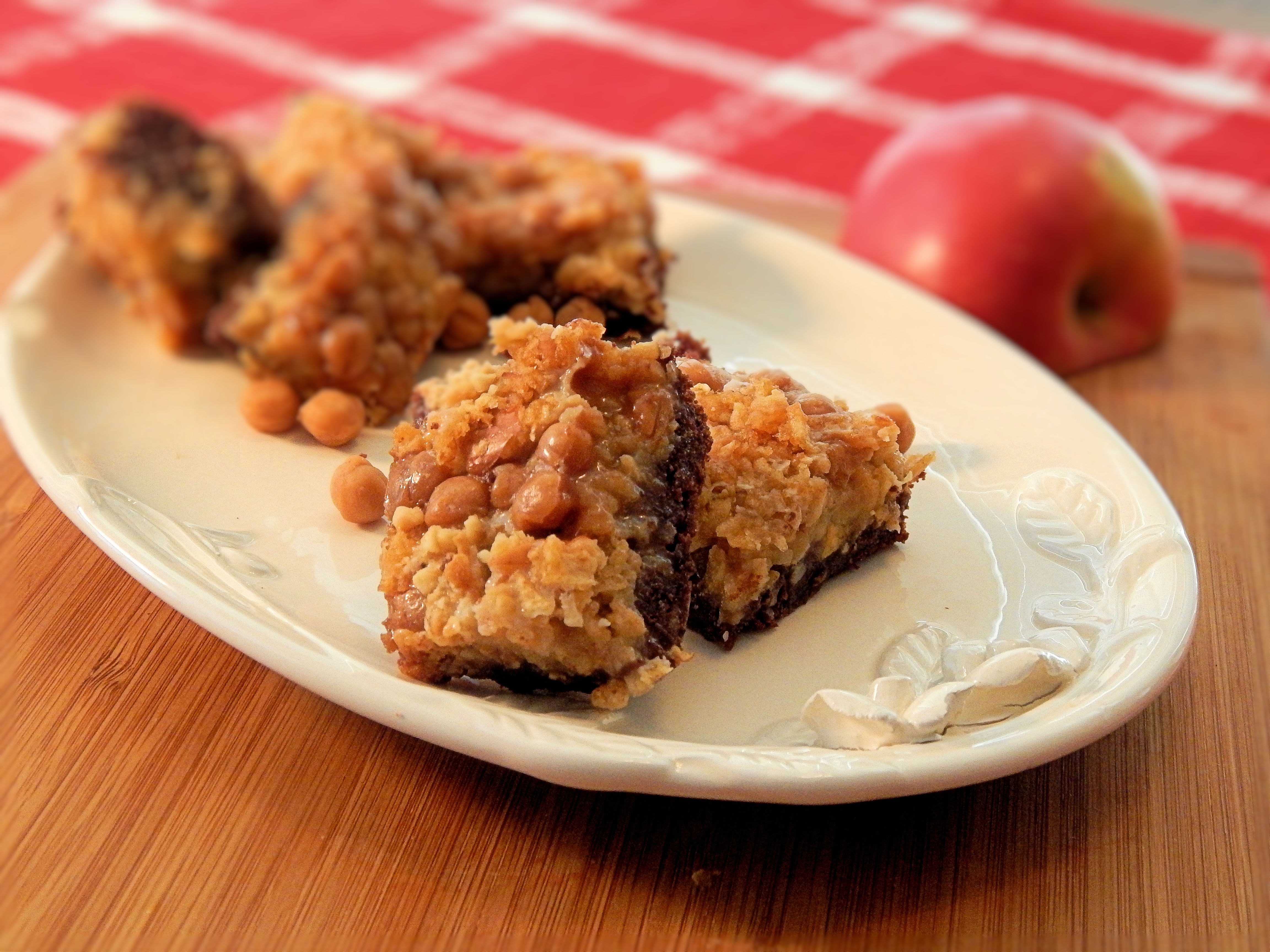 Salted Cashew and Caramel Apple Magic Cookie Bars