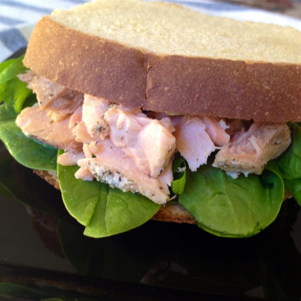 Simple Salmon and Spinach Sandwiches
