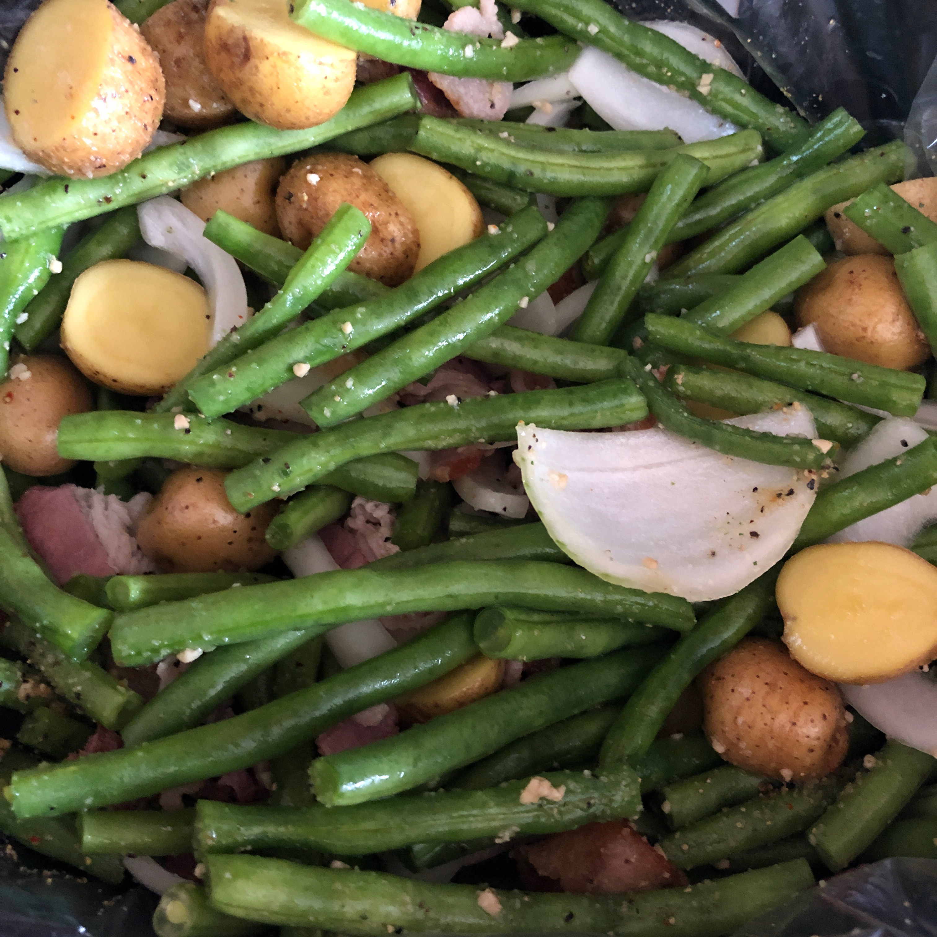 Slow-Cooked Fresh Green Beans with Bacon, Onion, and Red Potatoes