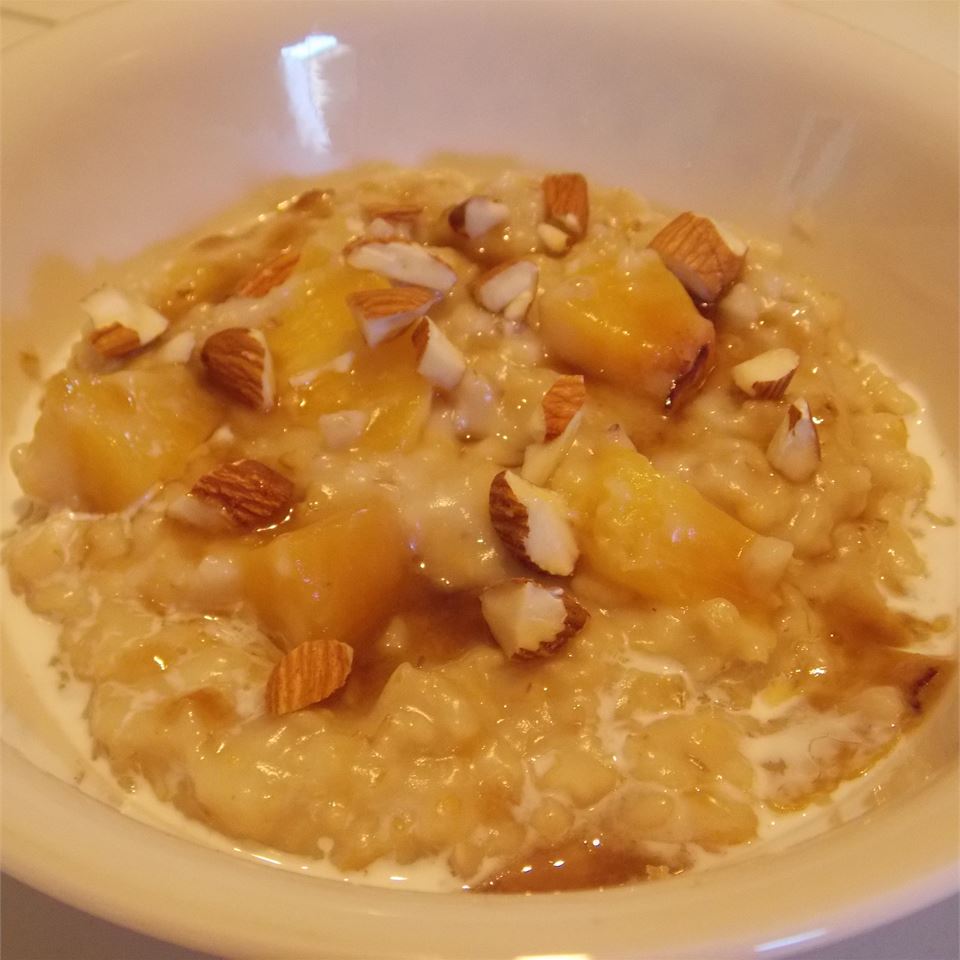 Slow Cooker Peaches and Cream Steel-Cut Oatmeal