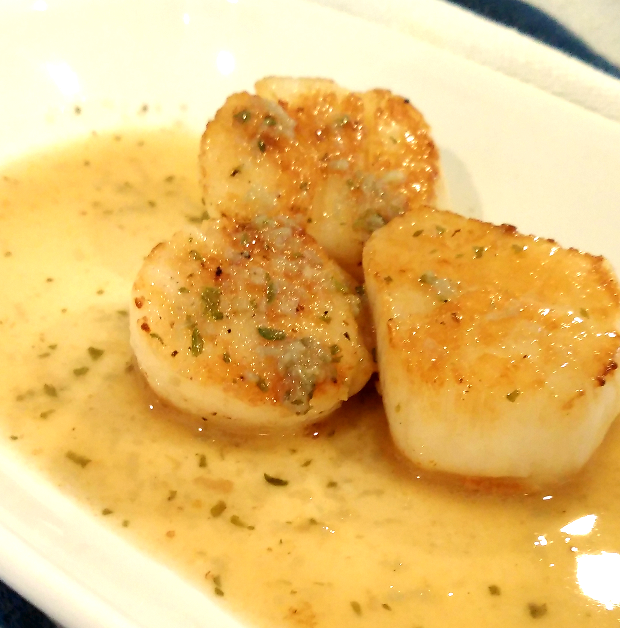 Sous Vide Scallops with Garlic and Lemon Butter