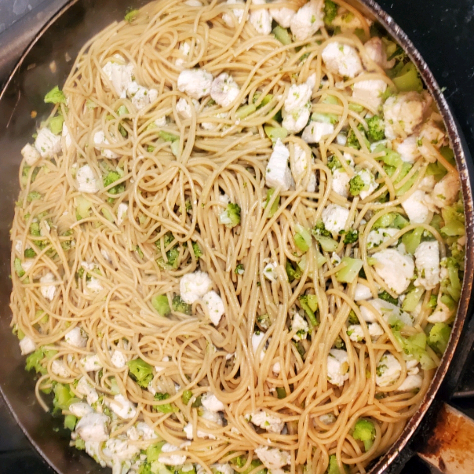 Spaghetti with Broccoli and Chicken