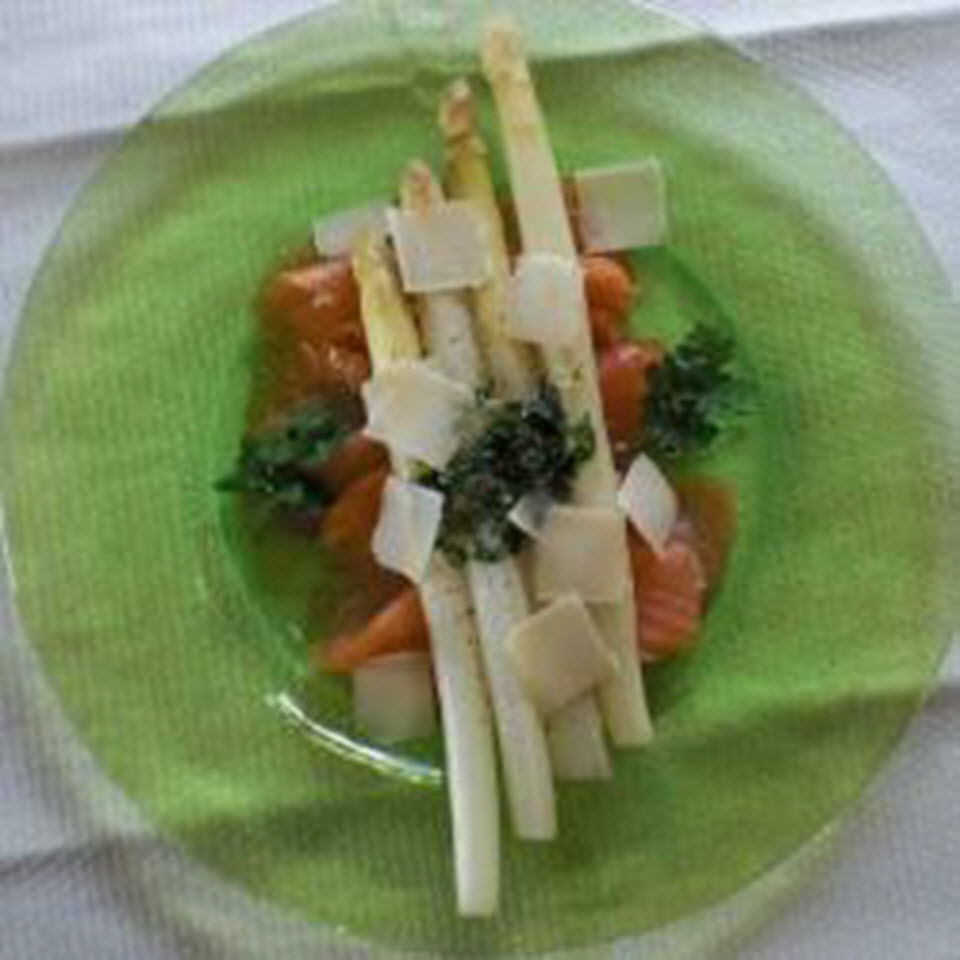 Spargel-Antipasti mit Lachs (White Asparagus and Smoked Salmon)