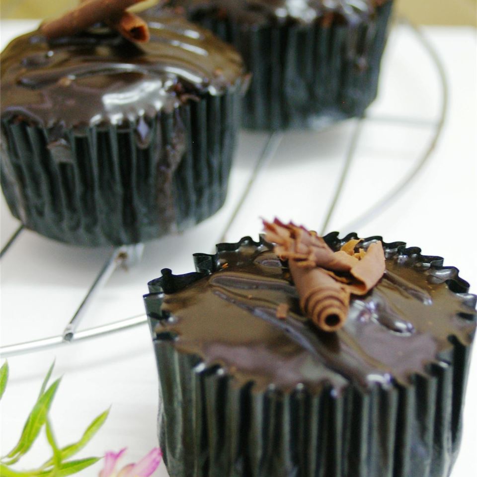 Super Easy Chocolate Cupcakes