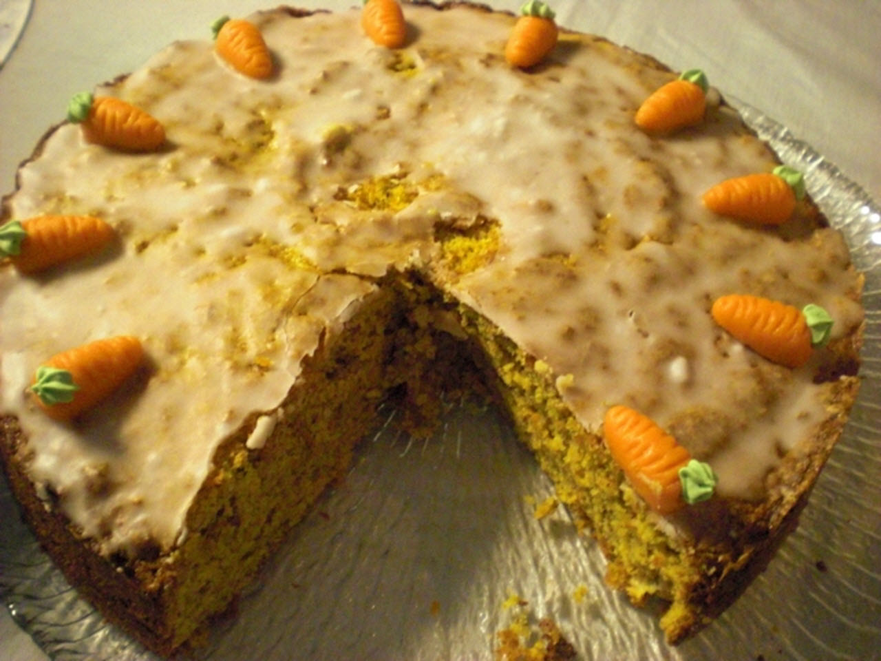 Swiss Almond Carrot Cake (Aargauer Rueblitorte)