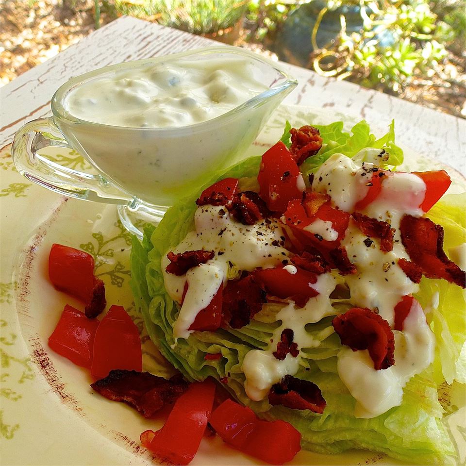 Tasty Blue Cheese Salad Dressing