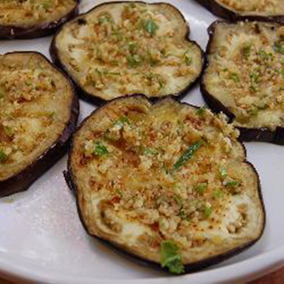 Turkish Vegetarian Eggplant Appetizer with Garlic and Walnuts