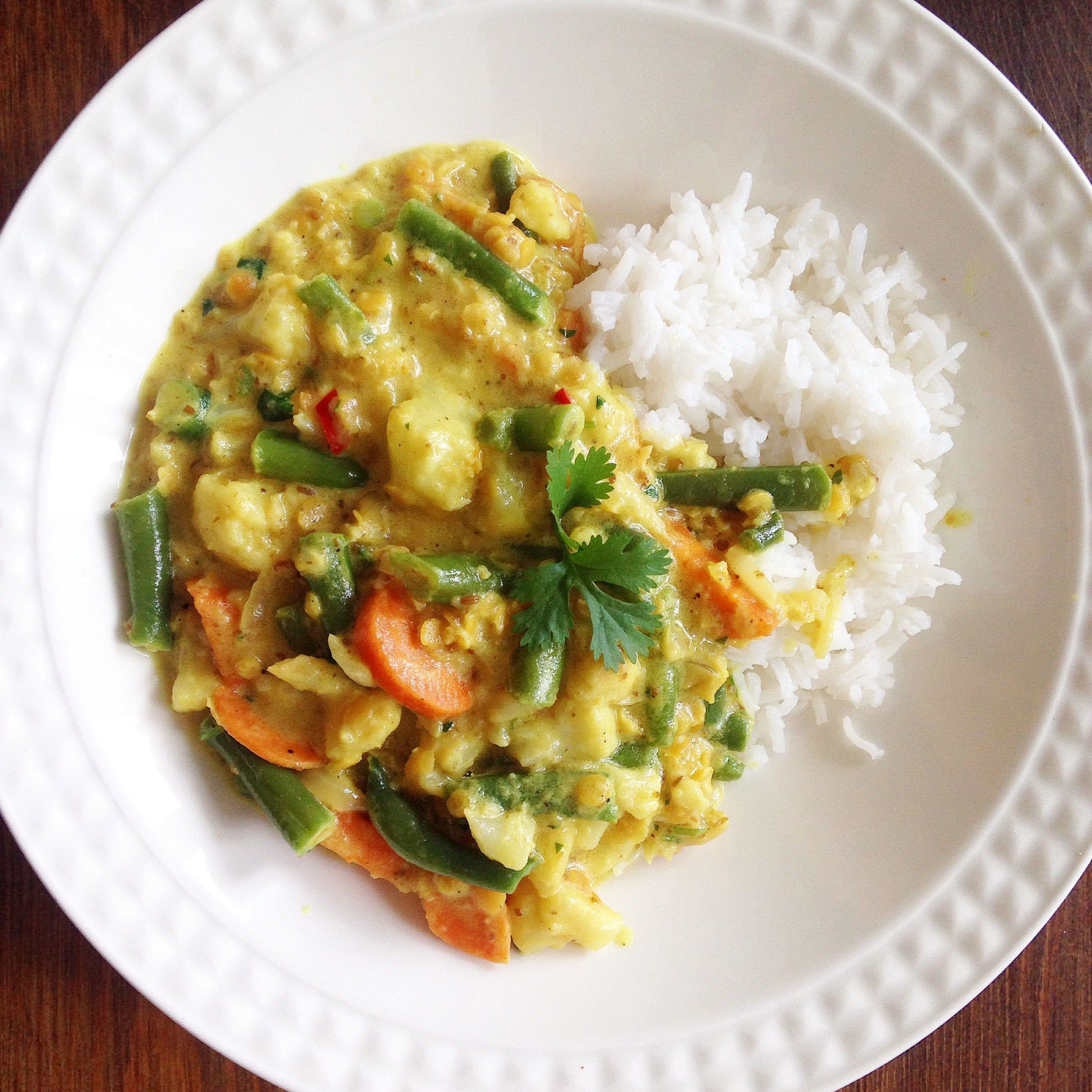 Vegan Indian Curry with Cauliflower and Lentils
