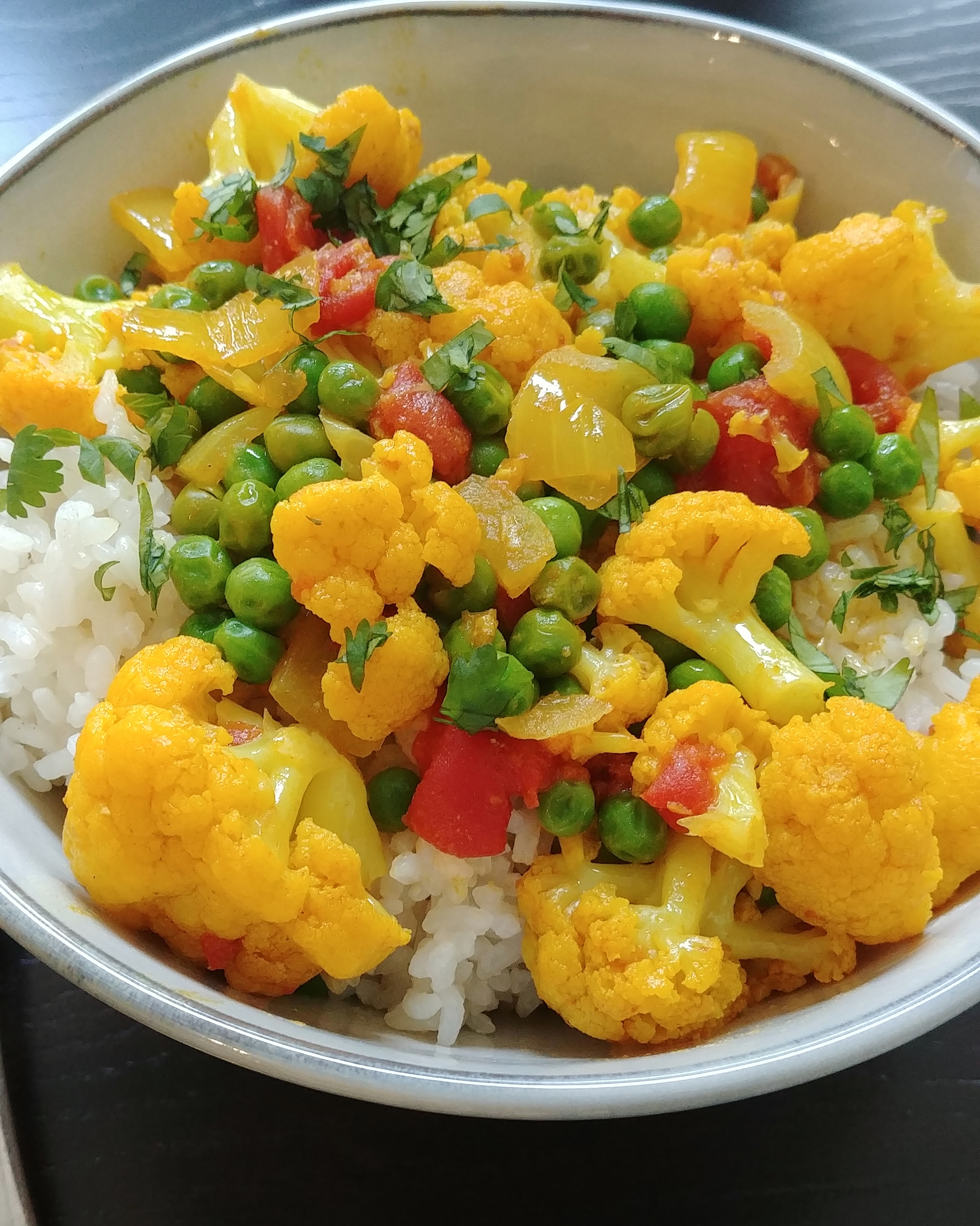 Vegetarian Indian Cauliflower and Pea Curry