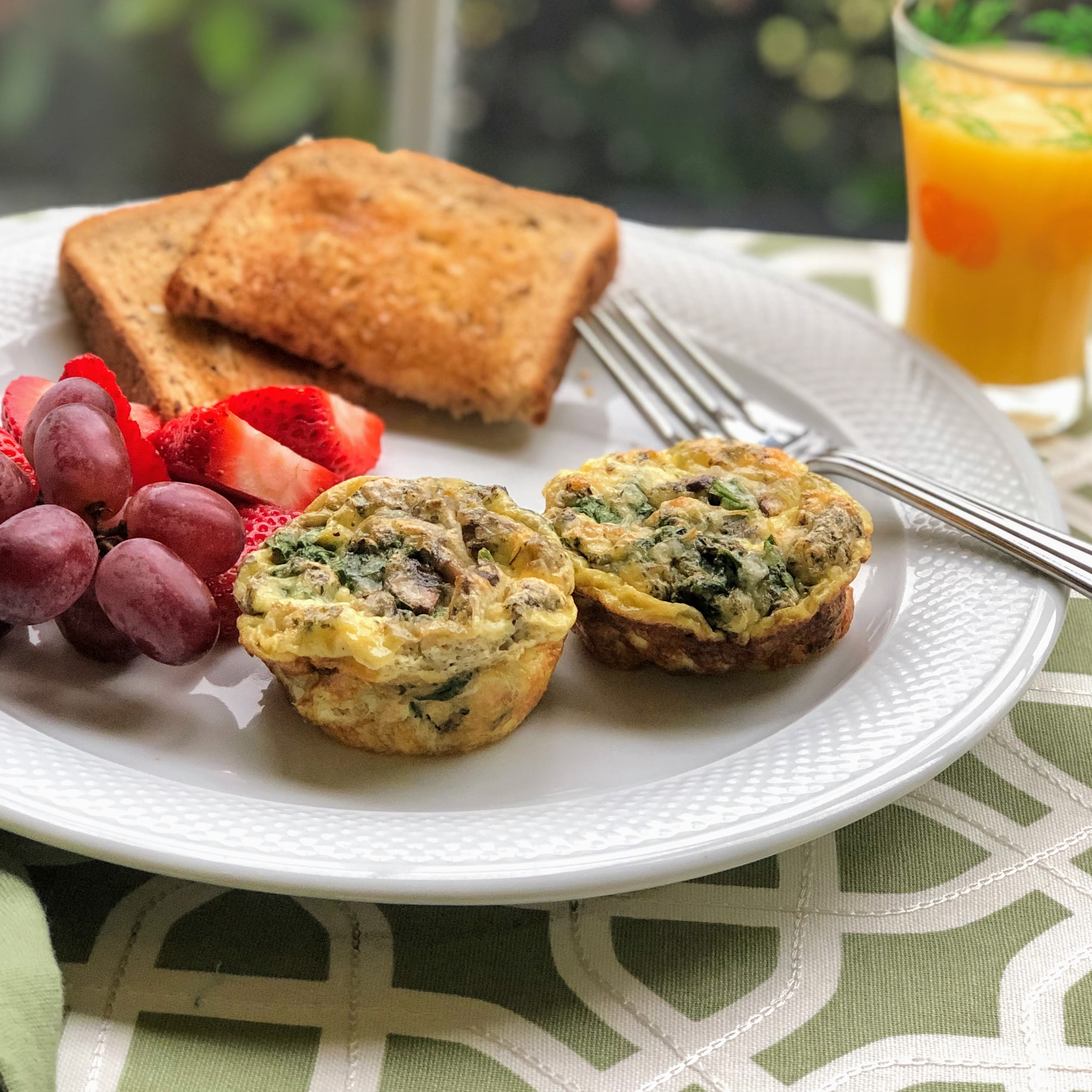 Veggie Egg Muffins with Spinach and Mushrooms