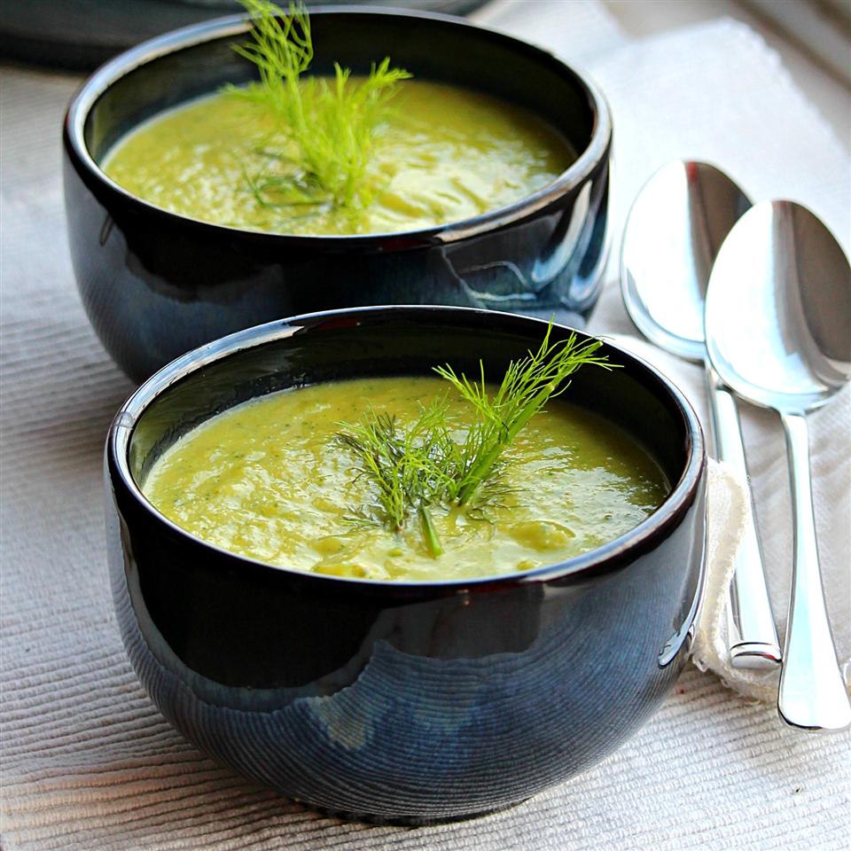 Zucchini Fenchel Suppe (Zucchini and Fennel Soup)